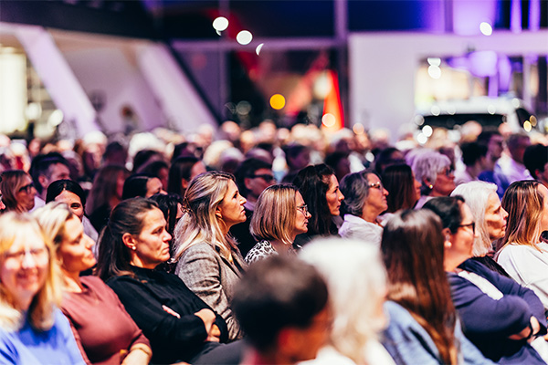 Publikum bei der Lesenacht mit Peter Grandl
