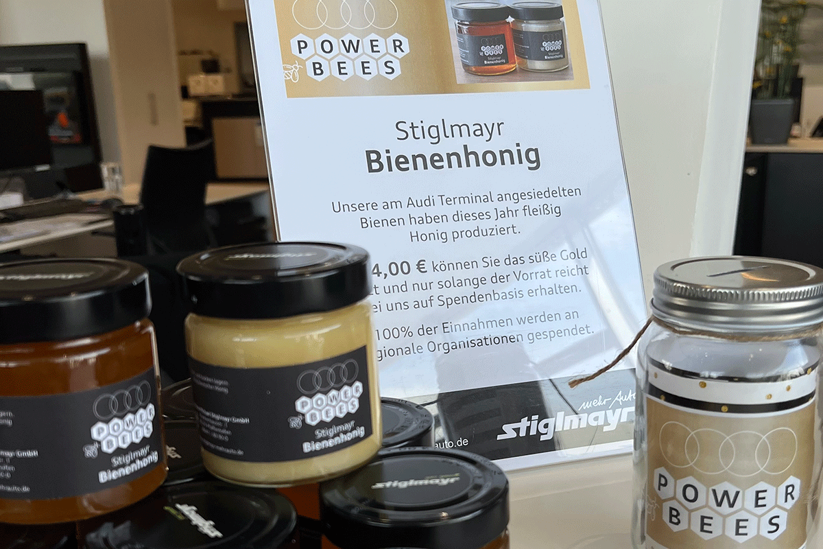 Unser Stiglmayr Bienenhonig steht am Audi Counter.